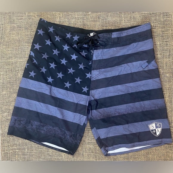 SA Company Blackout Design American Flag Board Shorts, Sz 38, Water-repellent - Picture 5 of 11